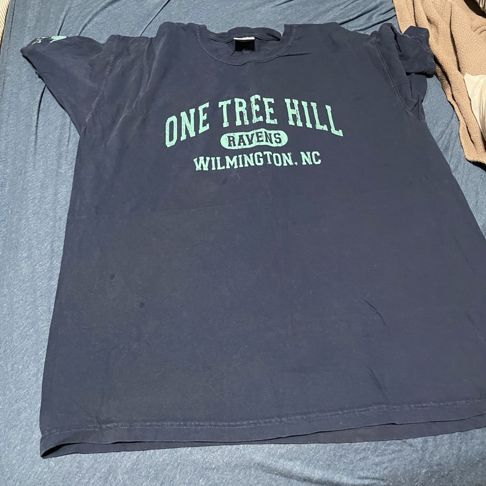 One tree hill t shirt